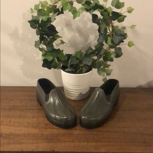 Size 7 totes rain shoes